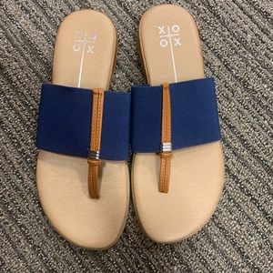 ‼️SOLD‼️Xoxo Bennett Sandals